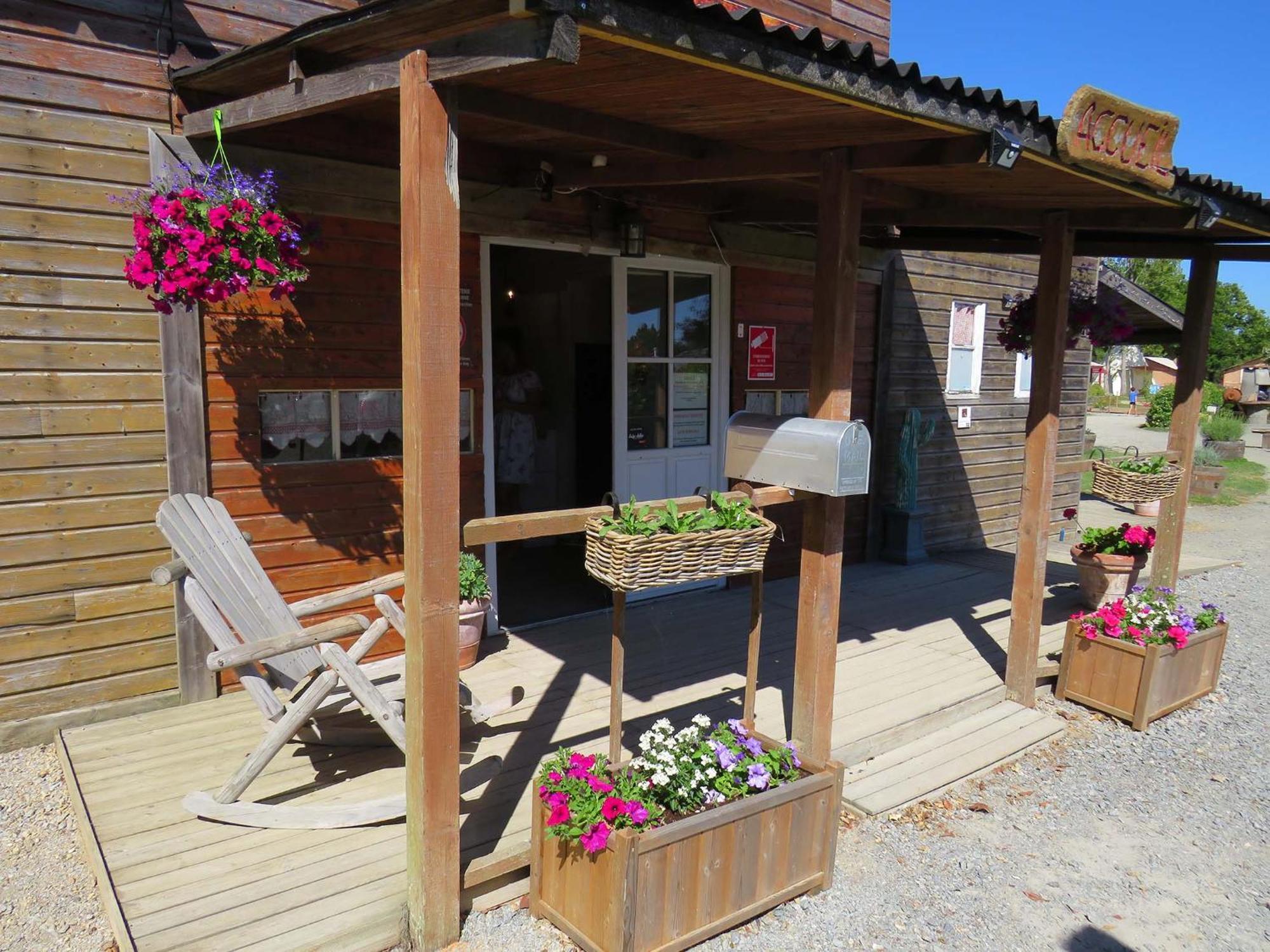 Holiday home Les P'tites Maisons Dans La Prairie *
